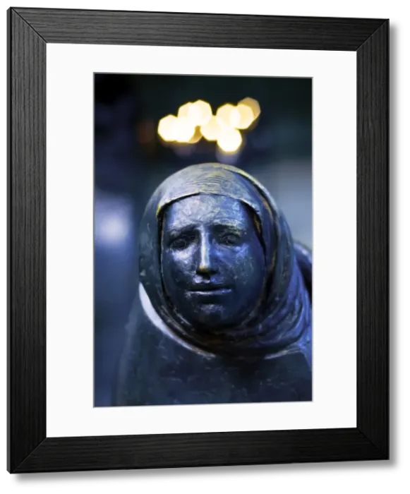 Framed Print : San Salvador, El Salvador, Metropolitan Cathedral Of The Holy Savior, Tomb Of Archbishop Framed Print : San Salvador, El Salvador, Metropolitan Cathedral Of The Holy Savior, Tomb Of Archbishop