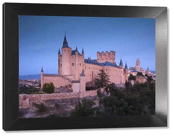 Spain, Castilla y Leon Region, Segovia Province, Segovia, The Alcazar, dusk