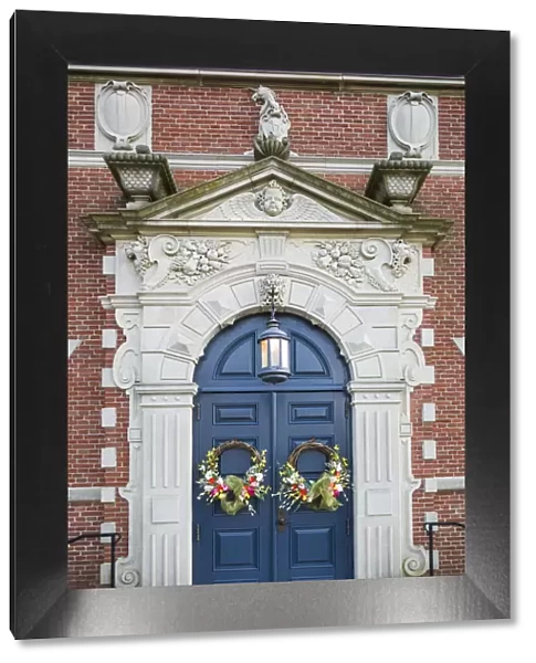 USA, Delaware, Lewes, Zwaanendael Museum, Dutch-style building built in 1931, doorway
