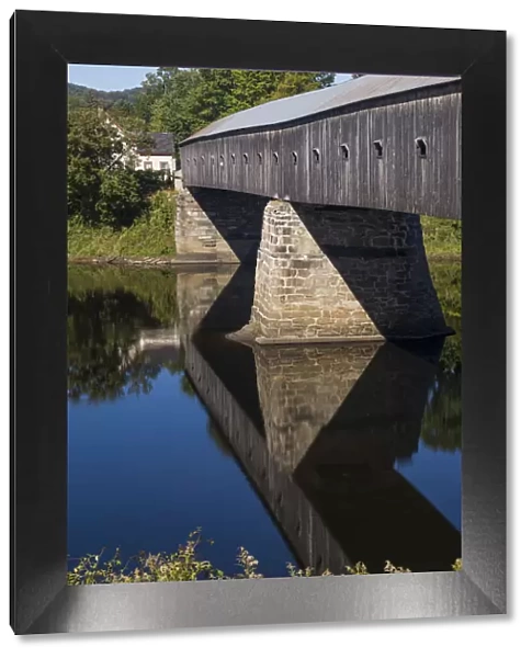 USA, New England, New Hampshire, Cornish, Cornish, NH-Windsor, VT Covered Bridge