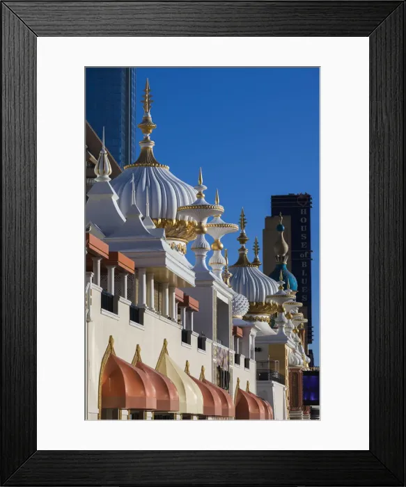 Framed Print : USA, New Jersey, Atlantic City, boardwalk and the Trump Taj Mahal Hotel and Casino Framed Print : USA, New Jersey, Atlantic City, boardwalk and the Trump Taj Mahal Hotel and Casino