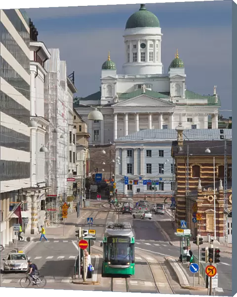 Finland, Helsinki, Tuomiokirko, Lutheran Cathedral from Etelaranta Street, morning