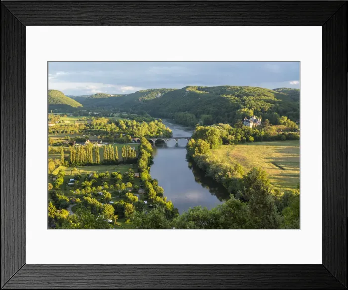Framed Print : View over Dordogne River, Beynac-et-Cazenac, Beynac, Dordogne, France Framed Print : View over Dordogne River, Beynac-et-Cazenac, Beynac, Dordogne, France