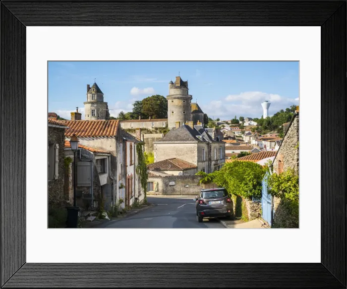 Framed Print : Chateau, Apremont, Vendee, France