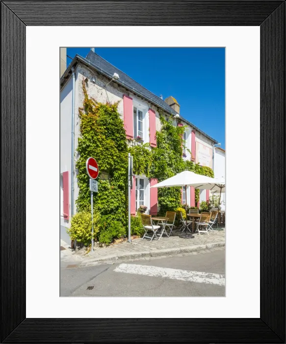 Framed Print : Restaurant in Noirmoutier-en-l Ile, Vendee, France Framed Print : Restaurant in Noirmoutier-en-l Ile, Vendee, France