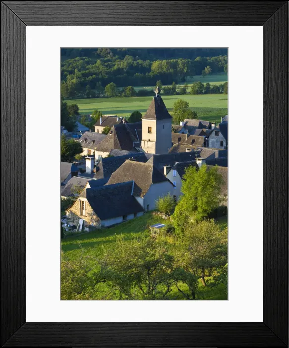 Framed Print : Village d Aucun, Hautes-Pyrenees, Midi-Pyrenees, France