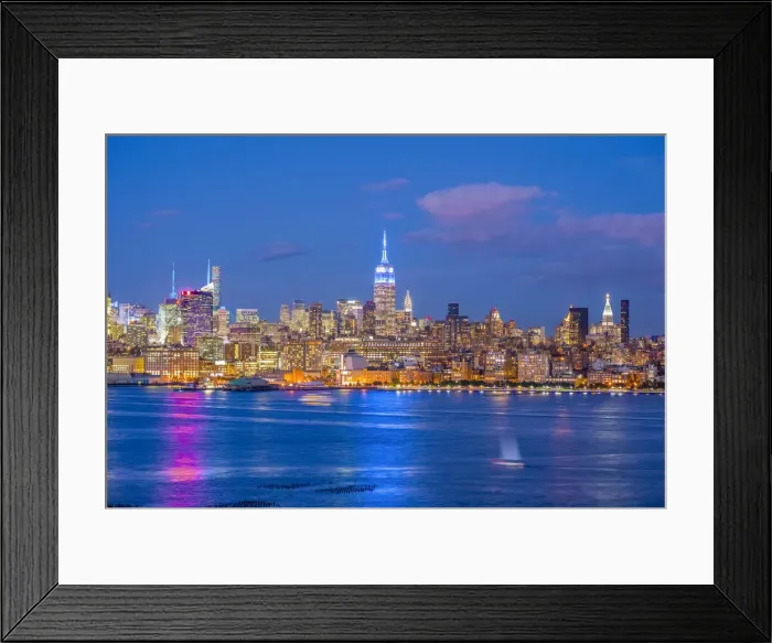 Framed Print : USA, New York, Manhattan, Midtown Manhattan and Empire State Building across Hudson River Framed Print : USA, New York, Manhattan, Midtown Manhattan and Empire State Building across Hudson River