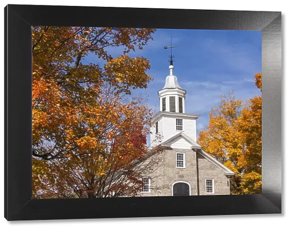 USA, New York, Adirondack Mountains, Jay, village church, autumn
