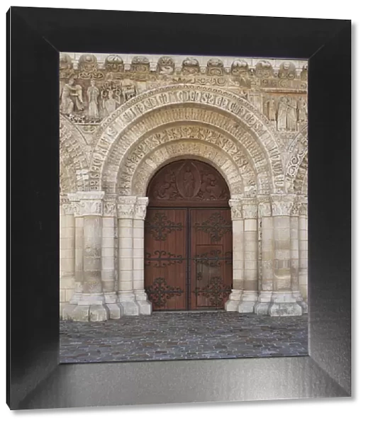 Portal of the cathedral Notre-Dame la Grande, Poitiers, Poitou-Charantes, France