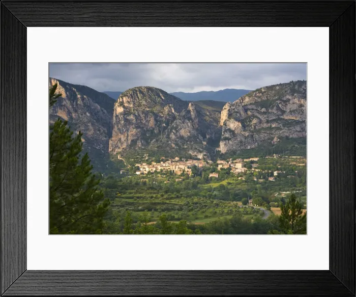 Framed Print : Moustiers Sainte Marie, Alpes de Haute Provence, France Framed Print : Moustiers Sainte Marie, Alpes de Haute Provence, France