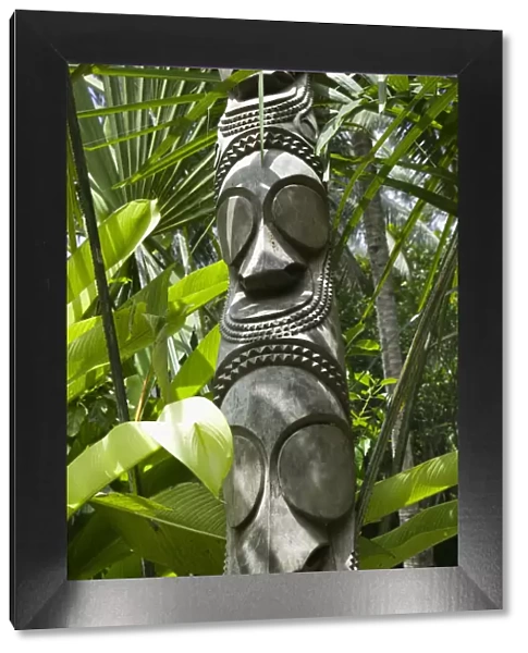 Vanuatu, Efate Island Port Vila, Michoutouchkine & Pilioko Foundation Art Gallery-Island