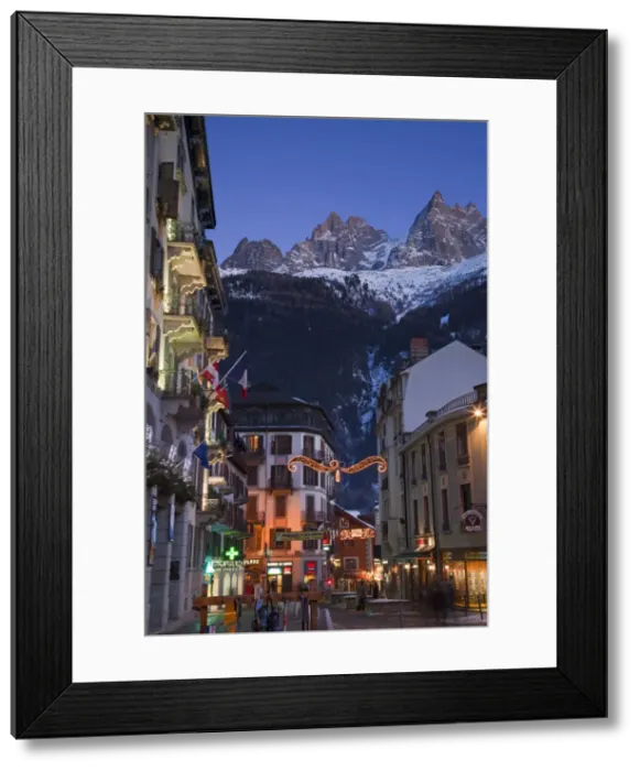 Framed Print : Chamonix-Mont-Blanc, French Alps, Haute Savoie, France Framed Print : Chamonix-Mont-Blanc, French Alps, Haute Savoie, France
