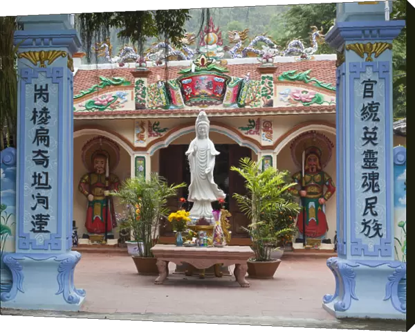 Vietnam, Cat Ba Island, Cat Ba Town, town temple detail