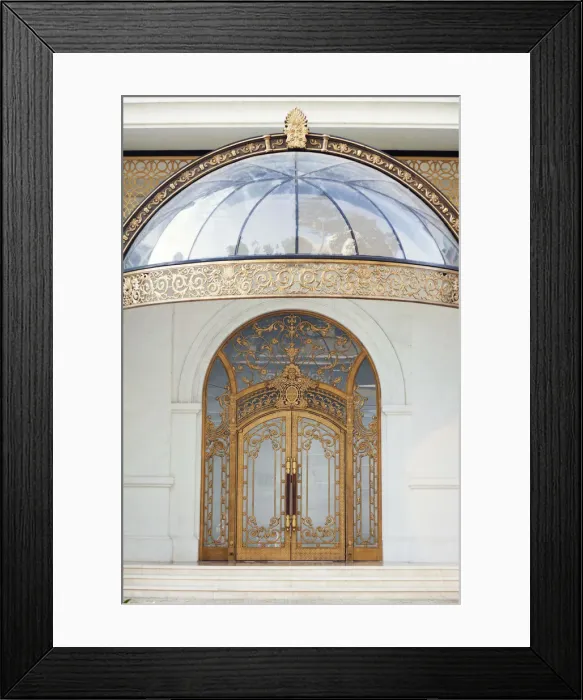 Framed Print : Vietnam, Ho Chi Minh City (Saigon), Colonial Architecture now renovated and functioning Framed Print : Vietnam, Ho Chi Minh City (Saigon), Colonial Architecture now renovated and functioning