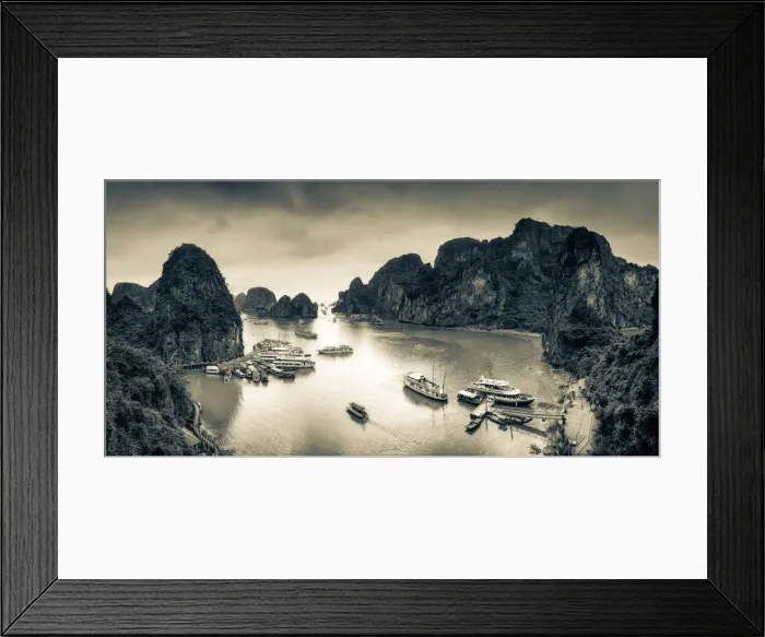 Framed Print : Vietnam, Halong Bay Framed Print : Vietnam, Halong Bay