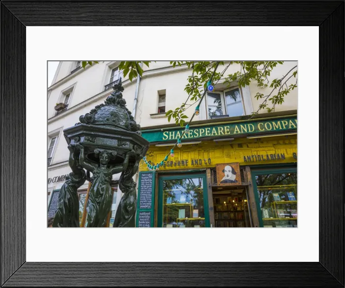 Framed Print : Shakespeare and Company bookshop, Paris, France Framed Print : Shakespeare and Company bookshop, Paris, France