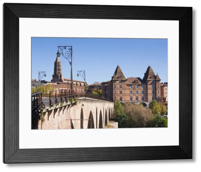 Framed Print : France, Midi-Pyrenees Region, Tarn-et-Garonne Department, Montauban, Pont Vieux bridge