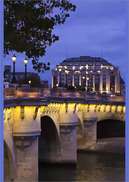 France, Paris, Pont Neuf bridge and Samaritaine department store