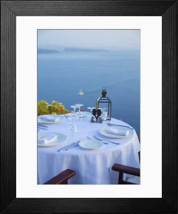 Framed Print : Outdoor dining, Oia, Santorini (Thira), Cyclades Islands, Greece