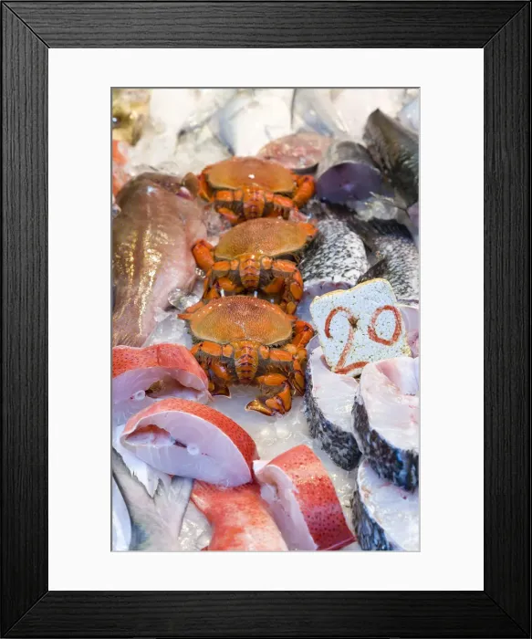 Framed Print : China, Hong Kong, Hong Kong Island, Wan Chai, market scene - fish stall Framed Print : China, Hong Kong, Hong Kong Island, Wan Chai, market scene - fish stall