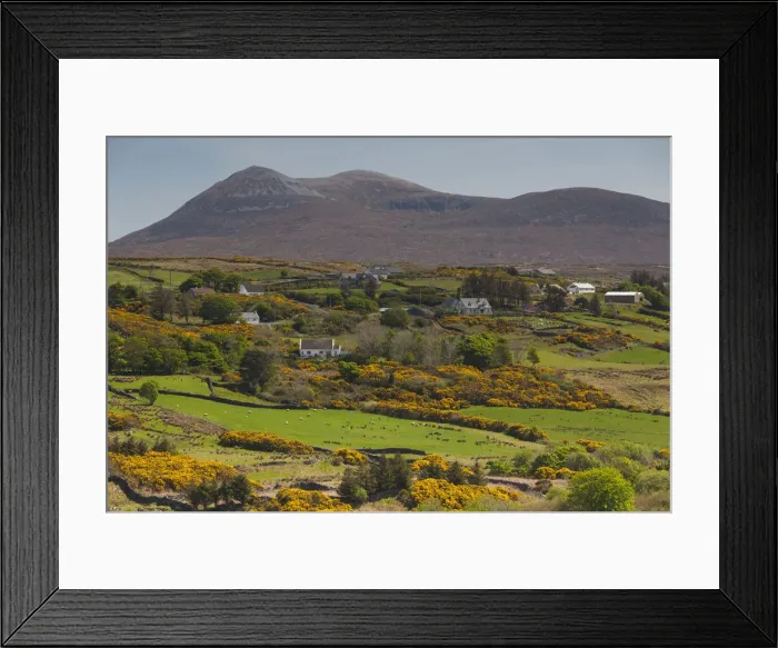 Framed Print : Ireland, County Donegal, Dunfanaghy, landscape by Muckish Mountain Framed Print : Ireland, County Donegal, Dunfanaghy, landscape by Muckish Mountain