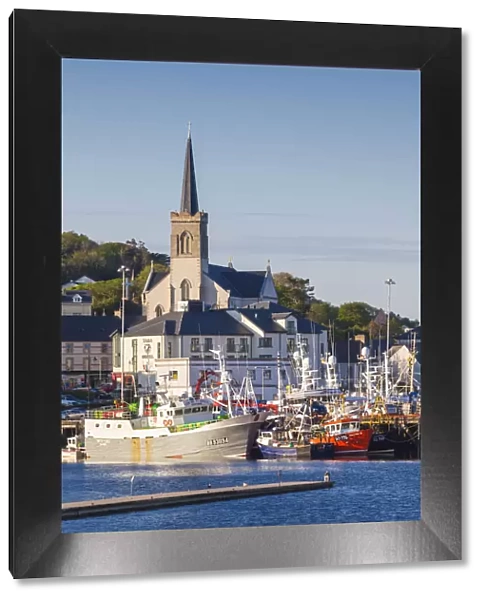 Ireland, County Donegal, Killybegs, Irelands largest fishing port, town view