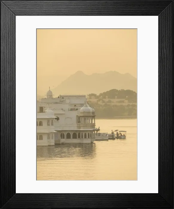 Framed Print : Taj Lake Palace, Lake Pichola, Udaipur, Rajasthan, India Framed Print : Taj Lake Palace, Lake Pichola, Udaipur, Rajasthan, India