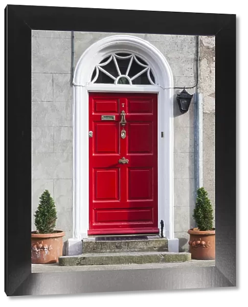 Ireland, County Tipperary, Clonmel, Anne Street, 1820 Georgian buildings, doorway
