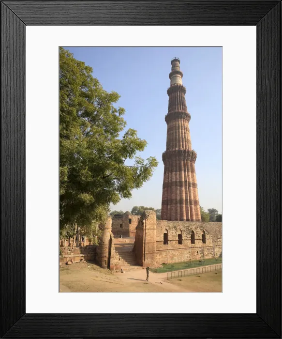 Framed Print : Minaret Qutb Minar, Delhi, India Framed Print : Minaret Qutb Minar, Delhi, India