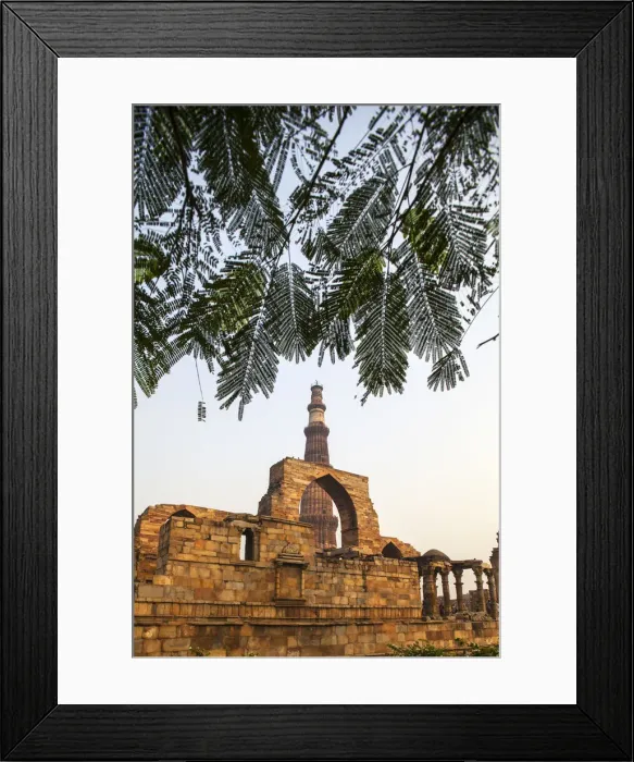 Framed Print : India, Delhi, New Delhi, Qutub Minar and Arch of Quqqat-Ul-Islam Mosque Framed Print : India, Delhi, New Delhi, Qutub Minar and Arch of Quqqat-Ul-Islam Mosque