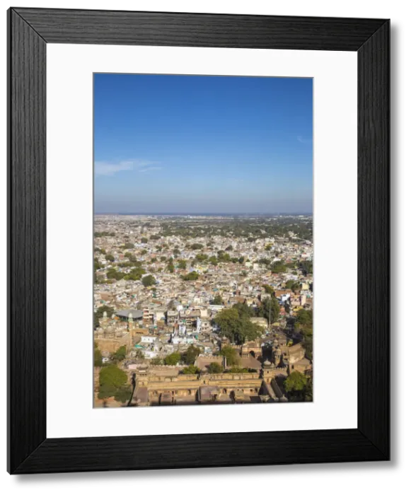 Framed Print : India, Madhya Pradesh, Gwalior, View of Gwalior gate - Entrance to Gwalior Fort Framed Print : India, Madhya Pradesh, Gwalior, View of Gwalior gate - Entrance to Gwalior Fort
