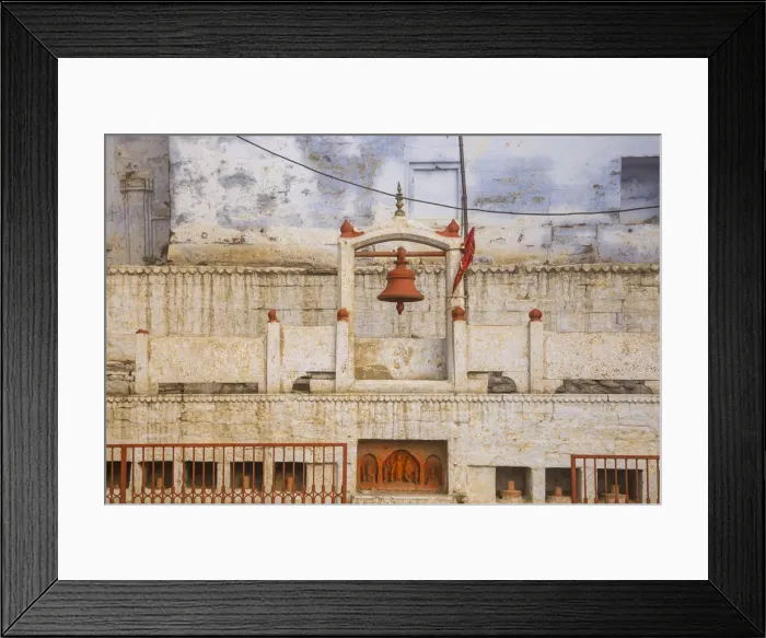 Framed Print : India, Uttar Pradesh, Varanasi, Temple at Manikarnika Ghat - The main burning ghat Framed Print : India, Uttar Pradesh, Varanasi, Temple at Manikarnika Ghat - The main burning ghat