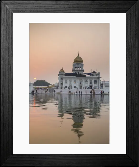 Framed Print : India, Delhi, New Delhi, Gurdwara Bangla Sahib, Sikh temple Framed Print : India, Delhi, New Delhi, Gurdwara Bangla Sahib, Sikh temple