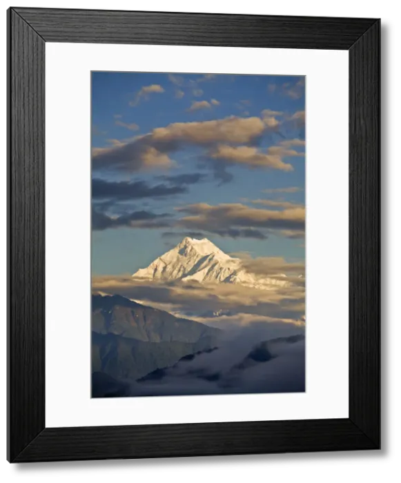 Framed Print : India, Sikkim, Gangtok, View of Kanchenjunga, Kangchendzonga range from Ganesh Tok Framed Print : India, Sikkim, Gangtok, View of Kanchenjunga, Kangchendzonga range from Ganesh Tok
