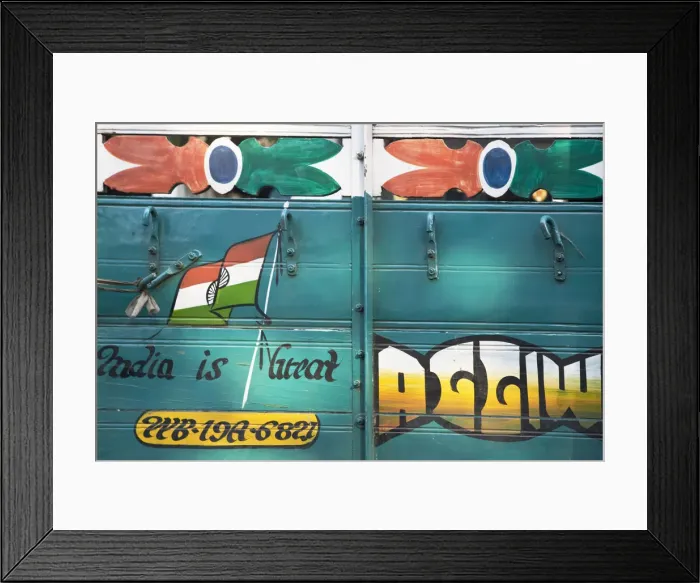 Framed Print : India, West Bengal, Kolkata, Calcutta, Back of lorry Framed Print : India, West Bengal, Kolkata, Calcutta, Back of lorry