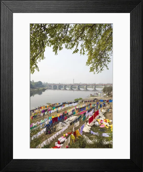 Framed Print : India, Uttar Pradesh, Lucknow, Washing drying on banks of Gomti River with