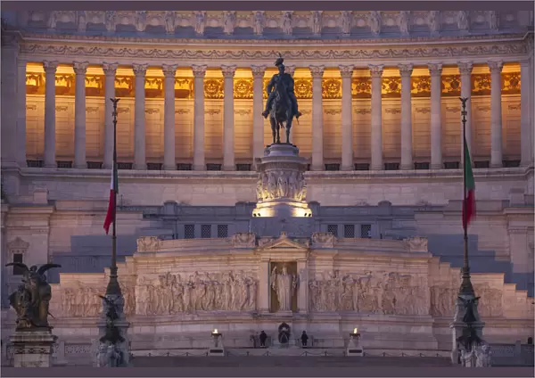 Italy, Lazio, Rome, Piazza Venezia, View looking towards Vittorio Emanuele II Monument