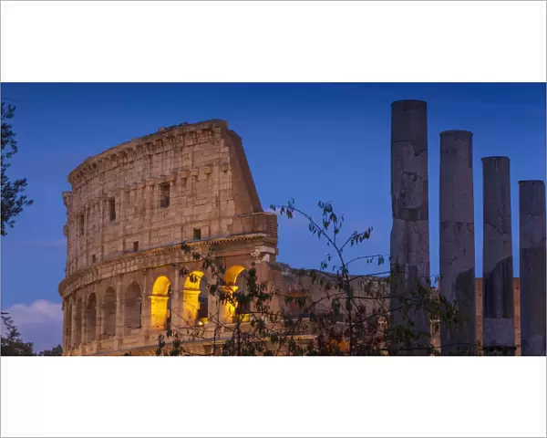 Italy, Lazio, Rome, The Colosseum illuminated at night