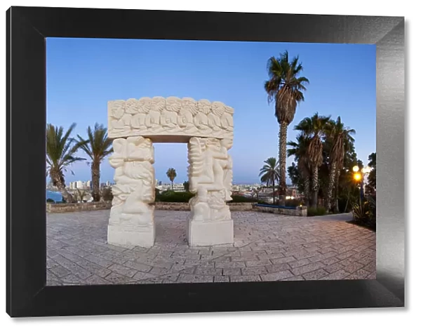 Israel, Tel Aviv, HaPisgah Gardens, Sculpture depicting the fall of Jericho, Isaac s