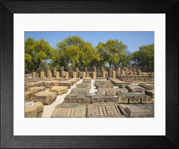Framed Print : India, Uttar Pradesh, Sarnarth, near Varanasi, Dhamekh Stupa and ruins complex