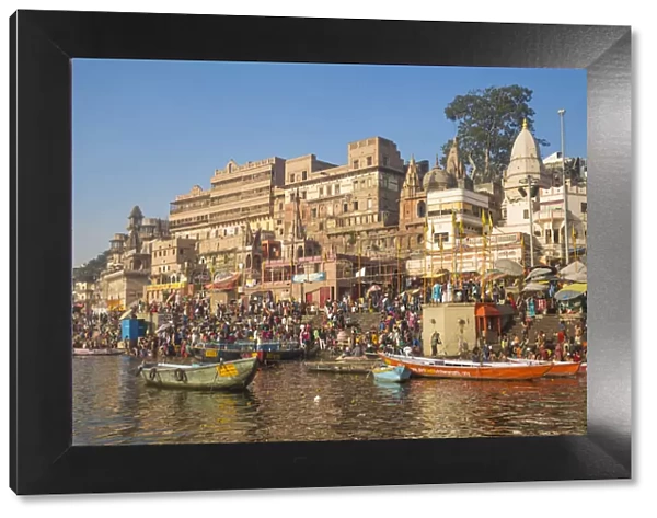India, Uttar Pradesh, Varanasi, View towards Dashashwamedh Ghat