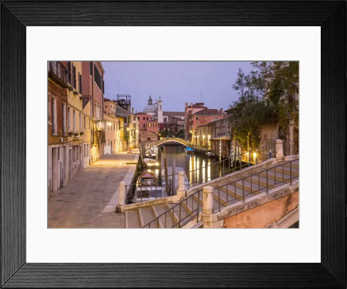 Framed Print : Dorsoduro, Venice, Veneto, Italy Framed Print : Dorsoduro, Venice, Veneto, Italy