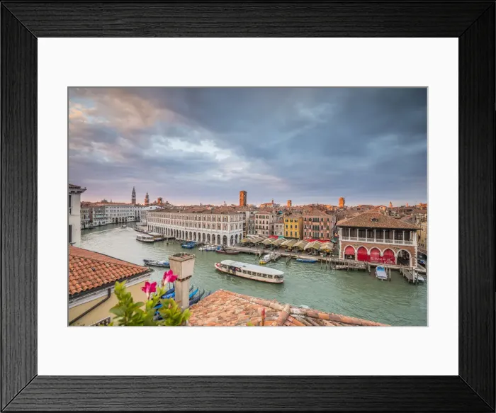 Framed Print : Mercati di Rialto (Rialto market) & Grand Canal, Venice, Italy Framed Print : Mercati di Rialto (Rialto market) & Grand Canal, Venice, Italy