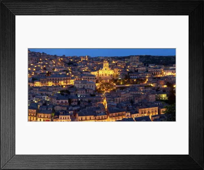 Framed Print : View over Modica & San Giorgio cathedral (Baroque style), Sicily, Italy Framed Print : View over Modica & San Giorgio cathedral (Baroque style), Sicily, Italy