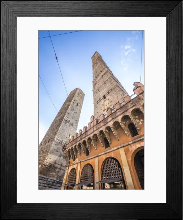 Framed Print : Le due Torri (Two Towers), Bologna, Emilia-Romagna, Italy Framed Print : Le due Torri (Two Towers), Bologna, Emilia-Romagna, Italy