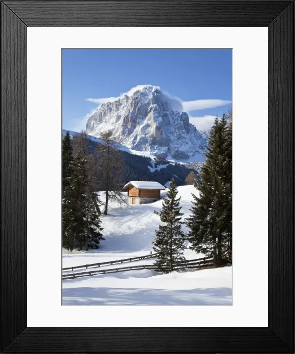 Framed Print : Hut in front of Sassolungo mountain (3181m), Val Gardena, Dolomites, South Tirol Framed Print : Hut in front of Sassolungo mountain (3181m), Val Gardena, Dolomites, South Tirol