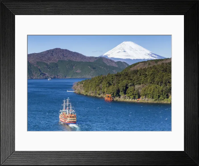 Framed Print : Lake Ashinoko with Mount Fuji behind, Fuji-Hakone-Izu National Park, Hakone, Shizuoka Framed Print : Lake Ashinoko with Mount Fuji behind, Fuji-Hakone-Izu National Park, Hakone, Shizuoka