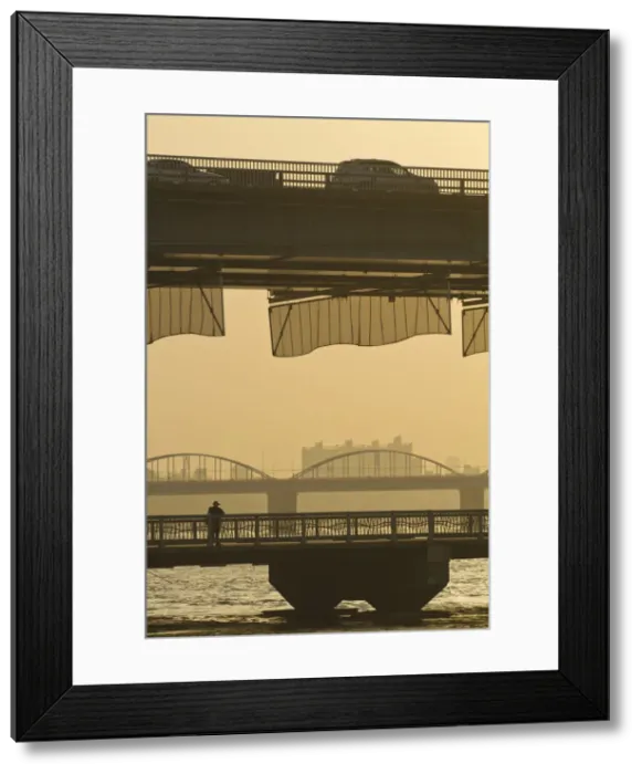 Framed Print : Korea, Seoul, Yeouido, Banpo Bridge Framed Print : Korea, Seoul, Yeouido, Banpo Bridge