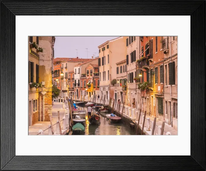 Framed Print : Dorsoduro, Venice, Veneto, Italy Framed Print : Dorsoduro, Venice, Veneto, Italy