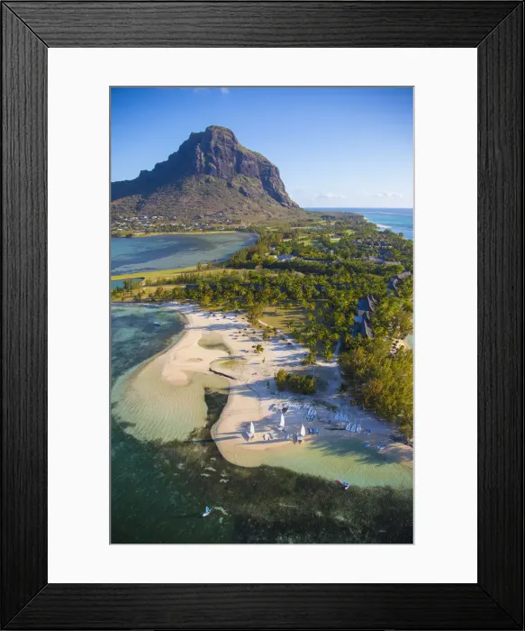 Framed Print : Beachcomber Paradis Hotel, Le Morne Brabant Peninsula, Black River (Riviere Noire) Framed Print : Beachcomber Paradis Hotel, Le Morne Brabant Peninsula, Black River (Riviere Noire)